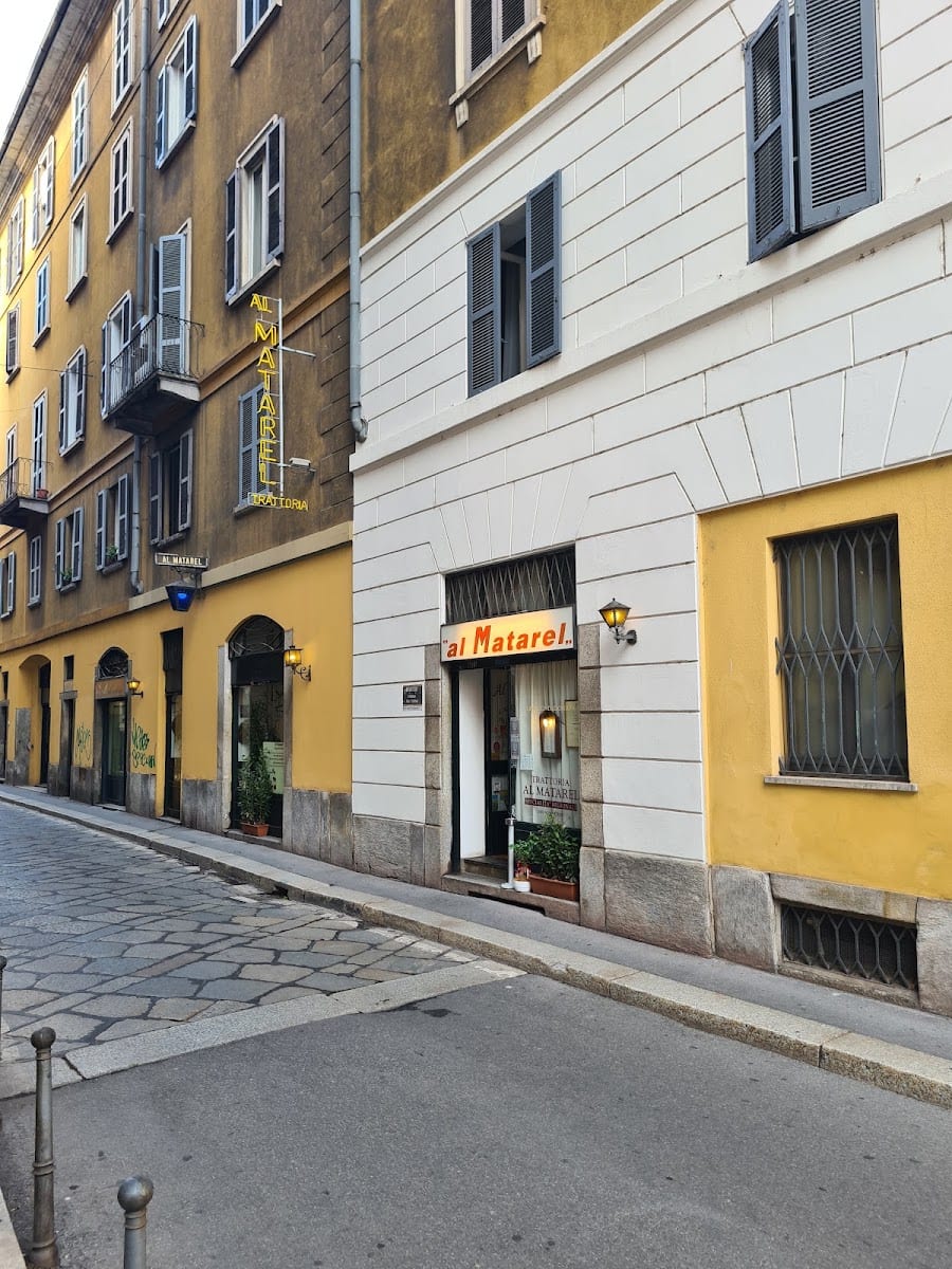 Al Matarel nella via di Brera