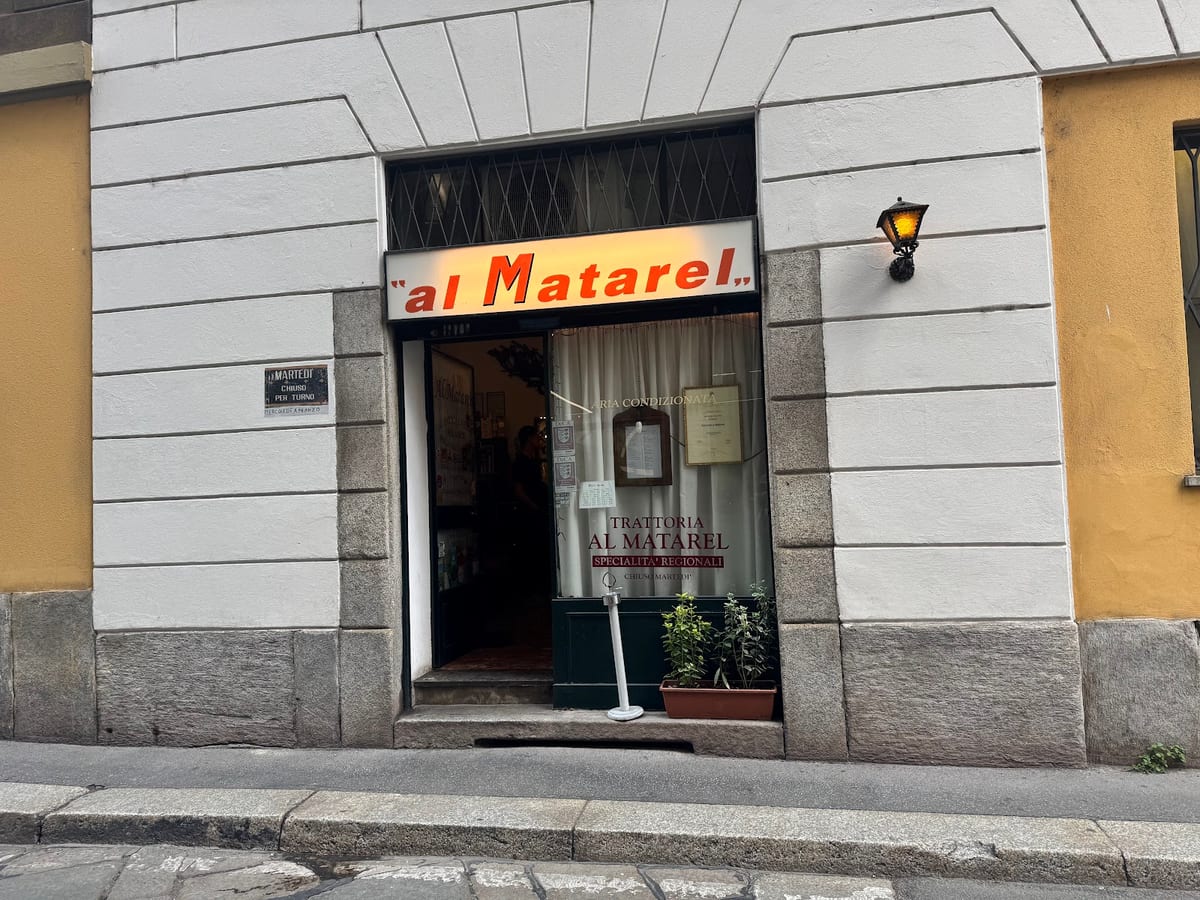 L'insegna di Al Matarel