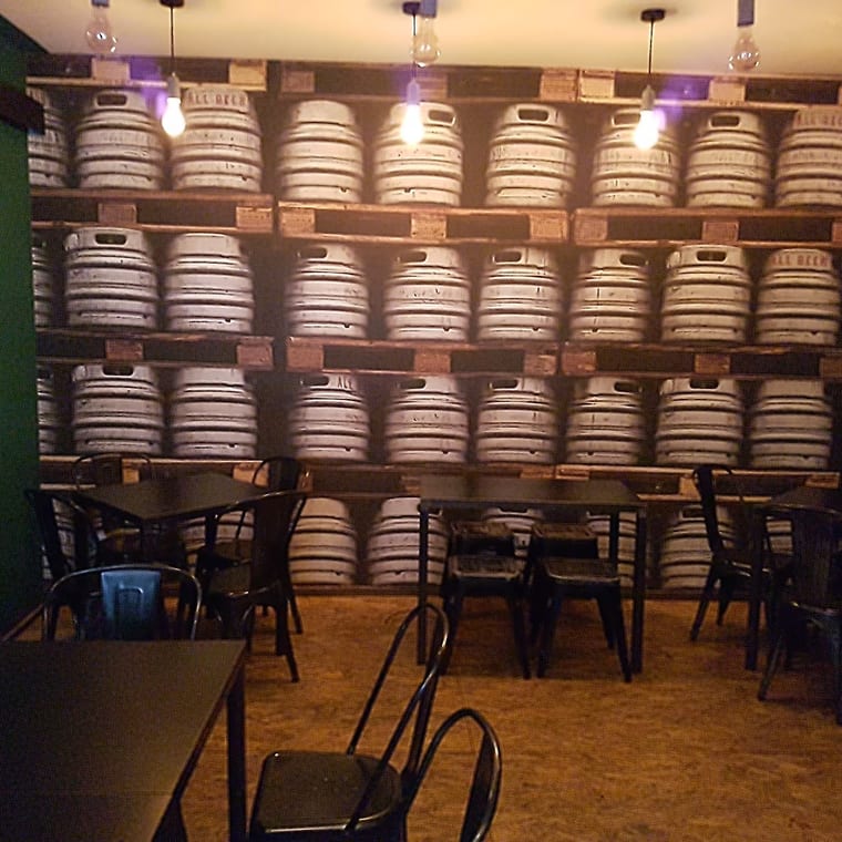 Il muro di fusti