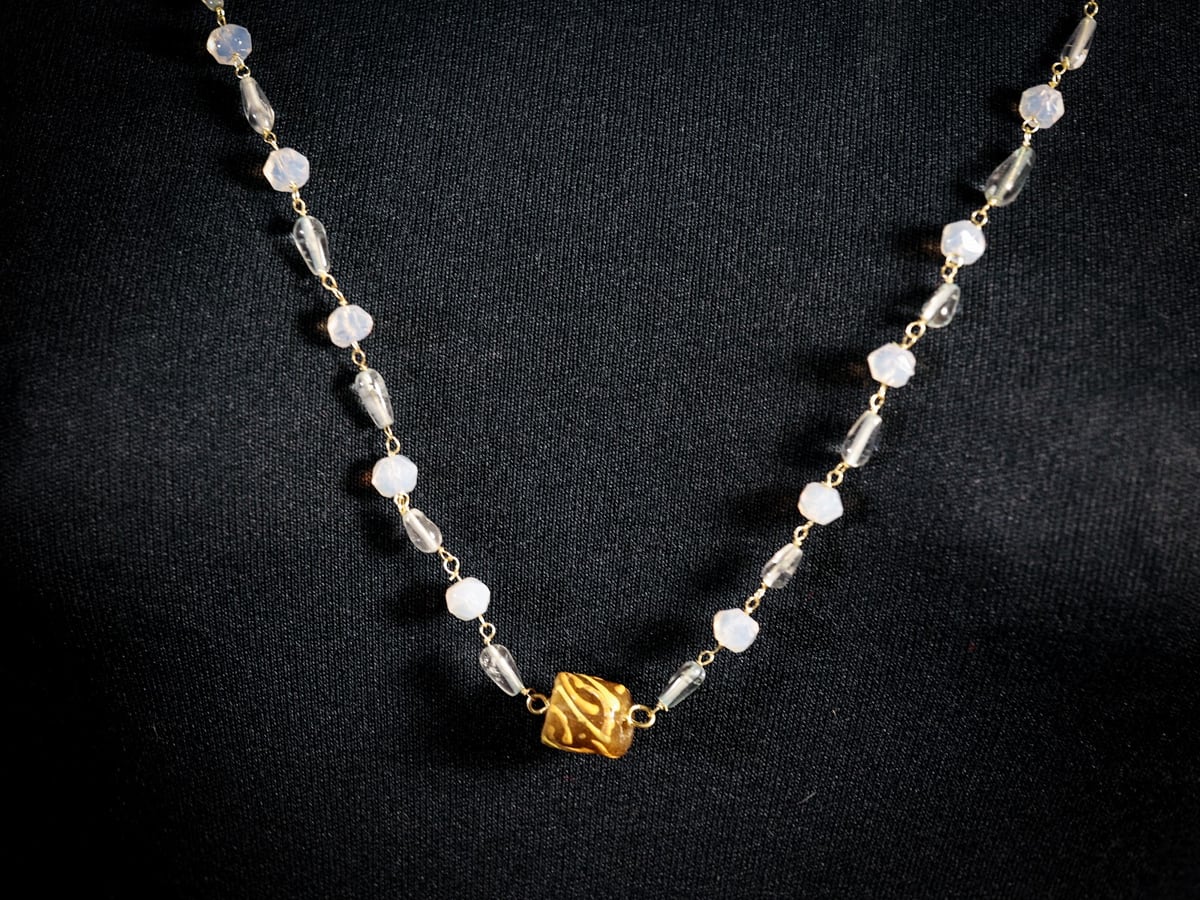 Collana di perle e oro