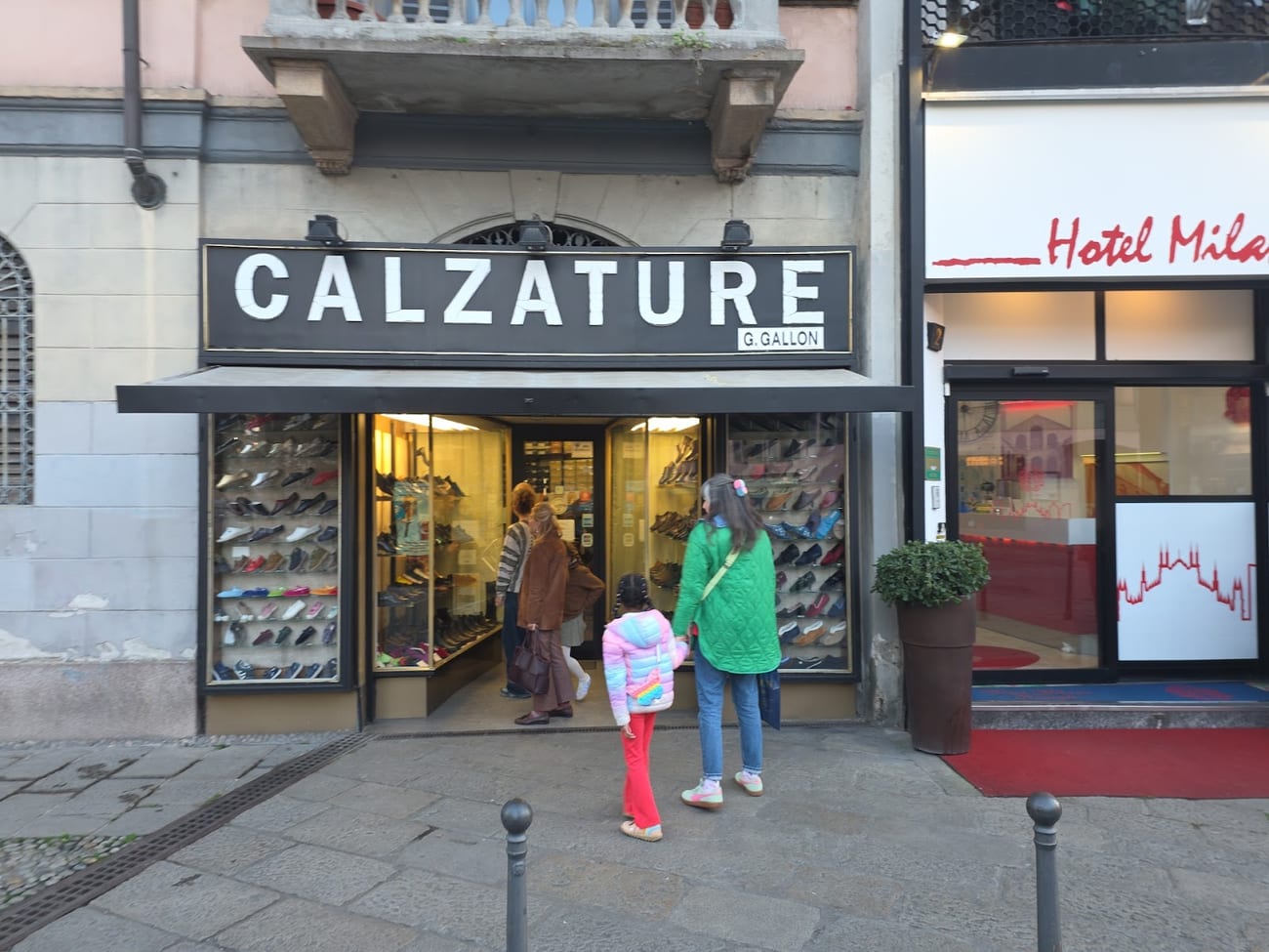 La vetrina di Calzature Gallon