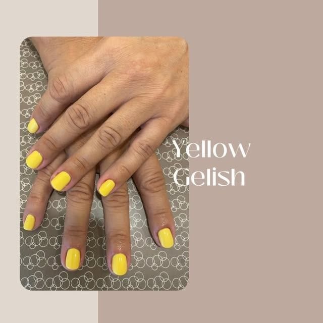 Le mani col semipermanente giallo, e la scritta Yellow Gelish.