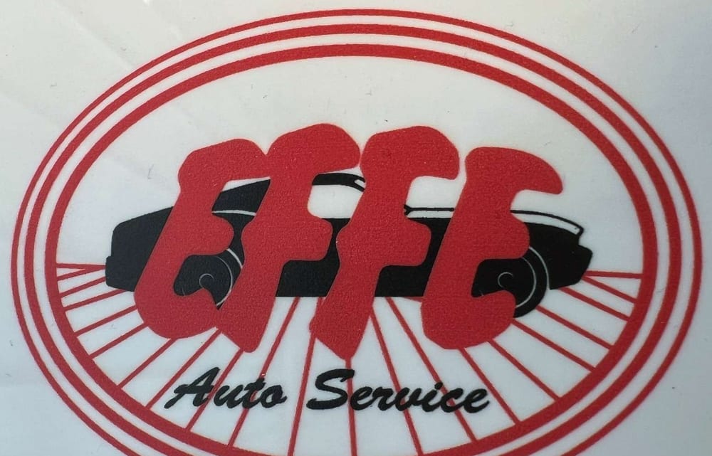 Il marchio EFFE Auto Service: il doppio ovale rosso con i raggi e la sagoma di un'auto