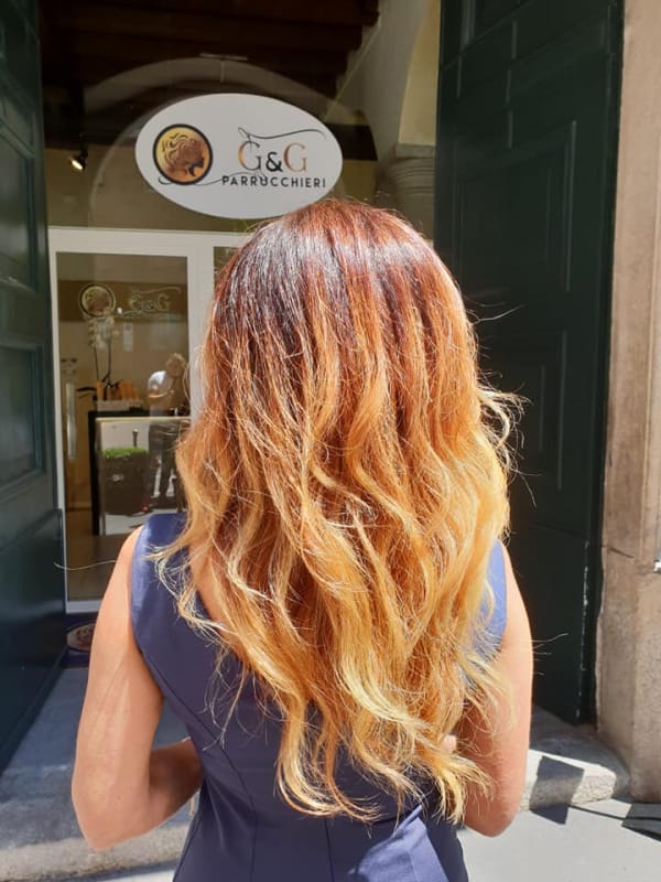 Un ramato sfumato, di spalle.