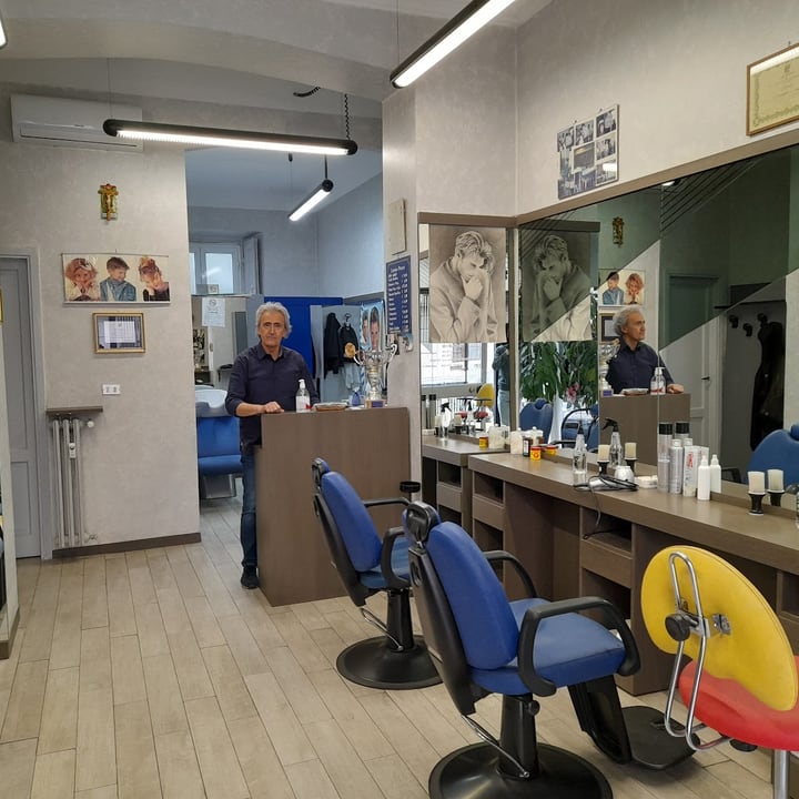 L'interno della barberia