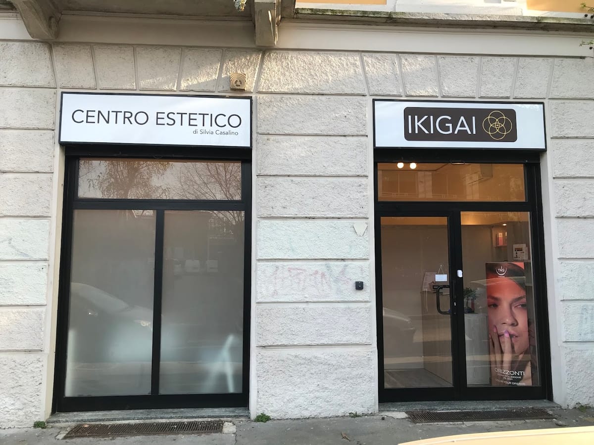 L'ingresso del centro estetico Ikigai in Via Carlo Bertolazzi