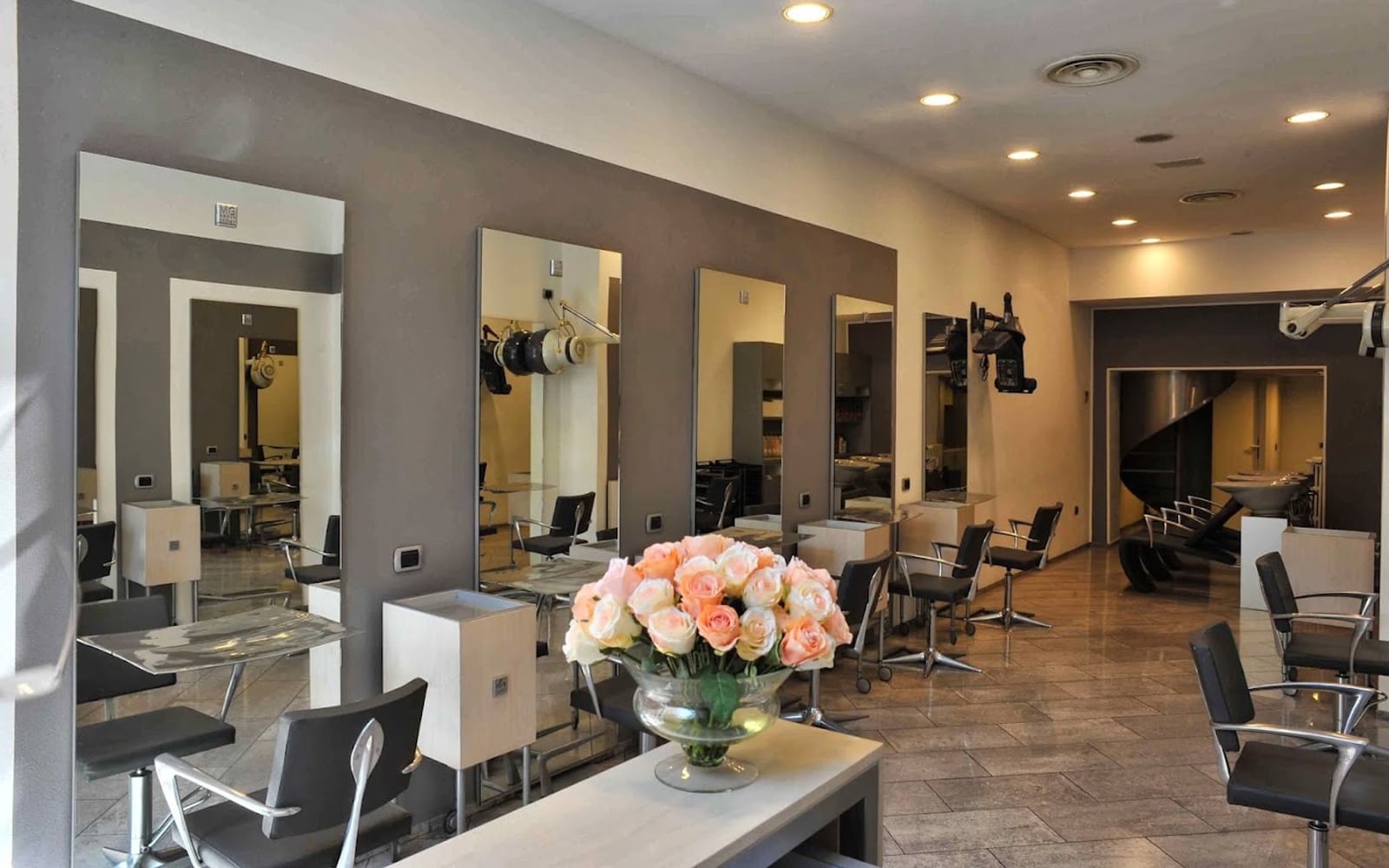 L'interno del salone Linea Italiana