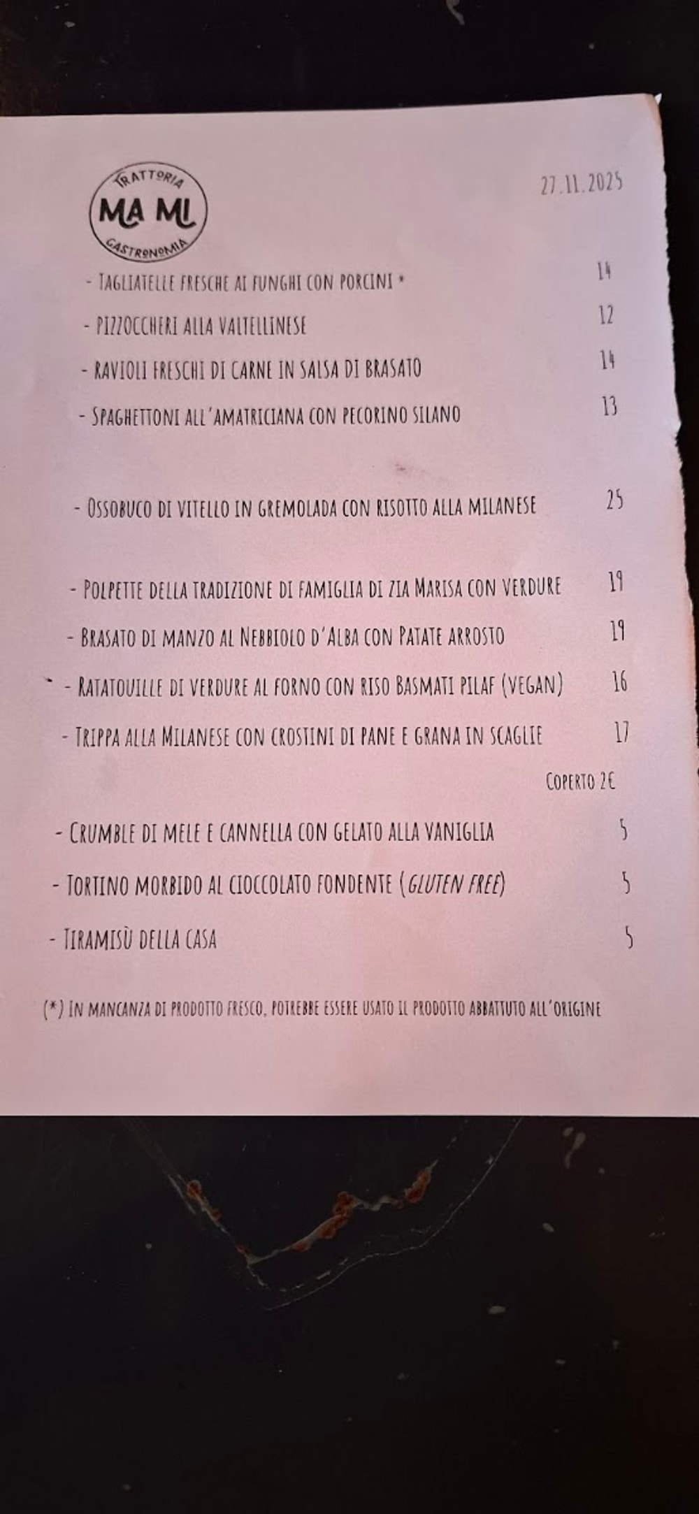 Il menù stampato della cena di Ma Mi, con lo stemma «Trattoria Ma Mi Gastronomia» in cima