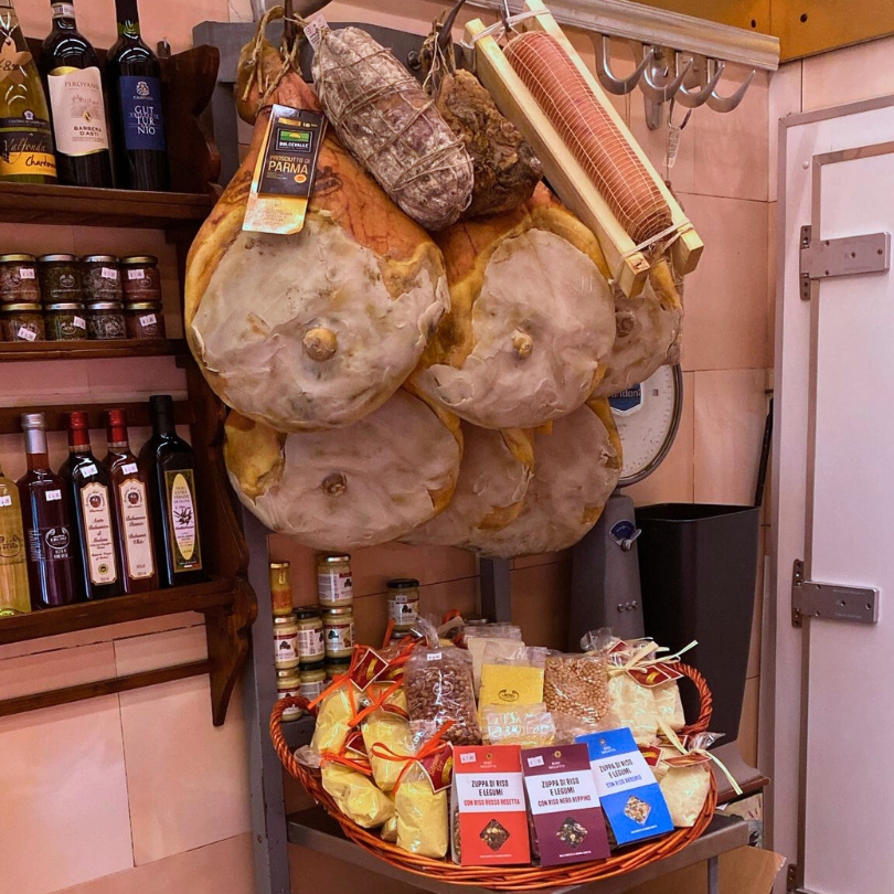 Salumi e dispensa