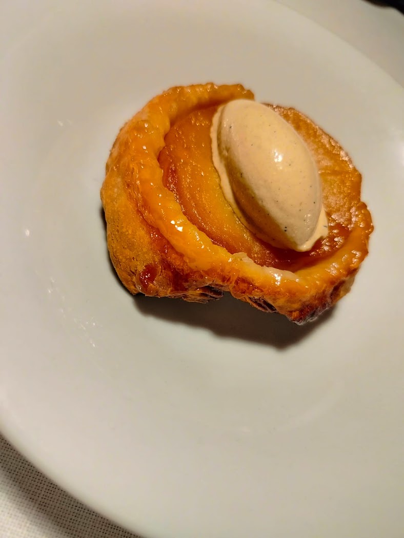 Tarte Tatin con gelato al pepe