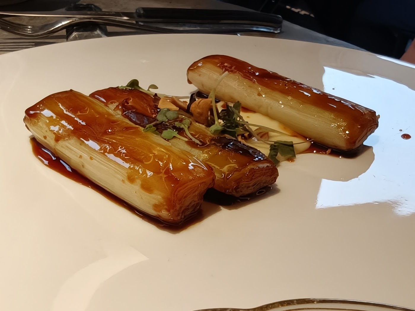 Porri glassati con salsa