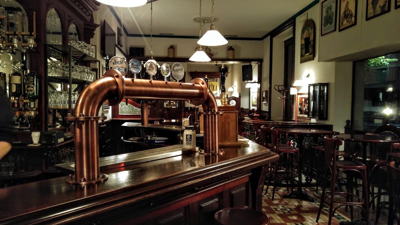 Il bancone e le spine di Matricola Pub