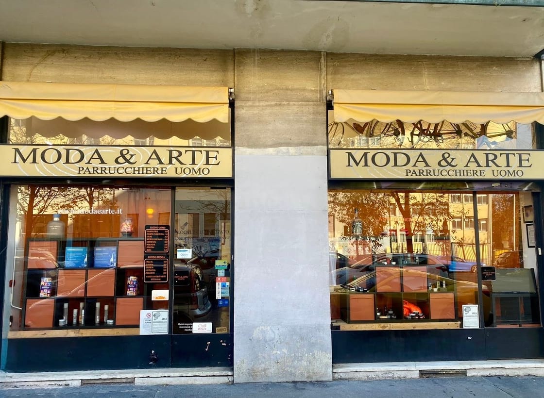 La vetrina di Moda & Arte, parrucchieri uomo