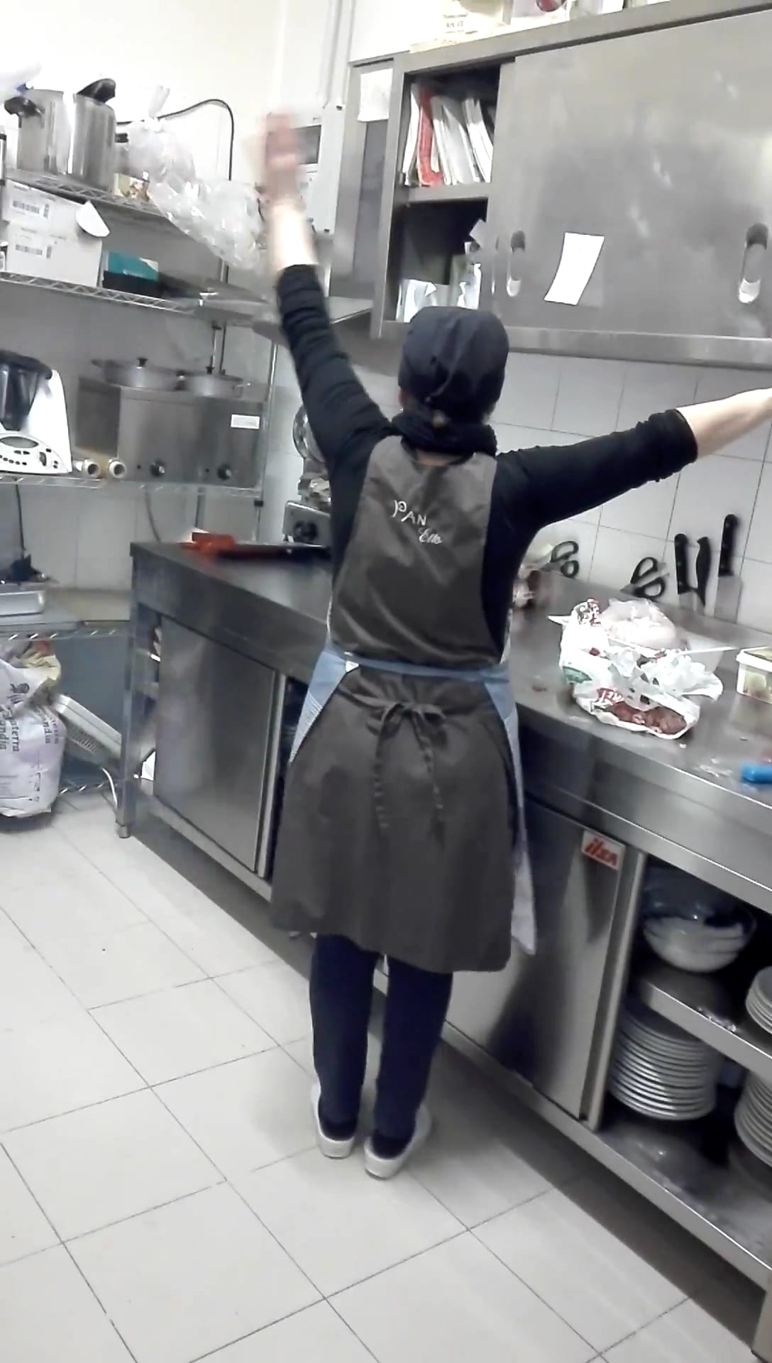 Il laboratorio in acciaio, con il grembiule PANetto
