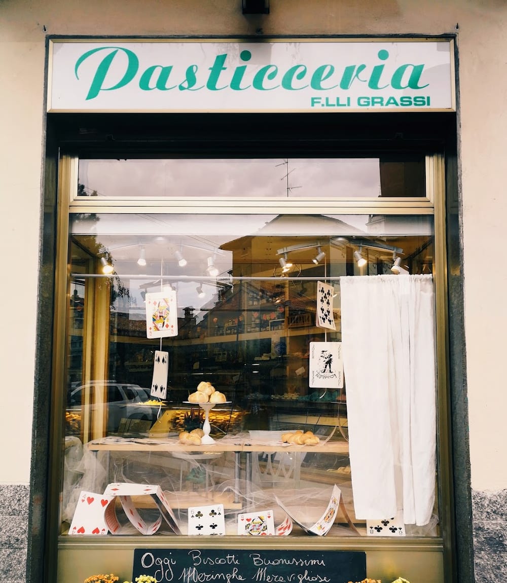L'insegna Pasticceria F.lli Grassi in Via Oroboni
