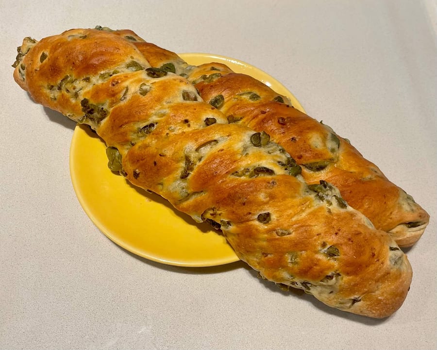 Pane alle olive intrecciato del Panificio Sanna