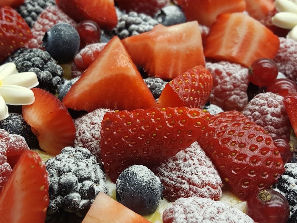 I frutti di bosco che decorano le torte