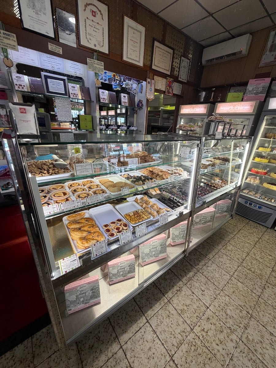 Il banco di pasticcini mignon