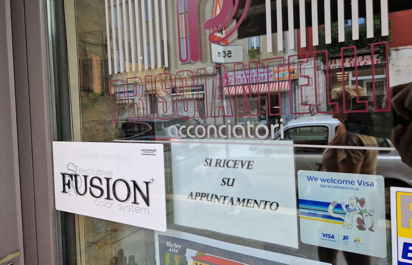 La facciata del salone Prisciantelli in Via Vergato ad Affori