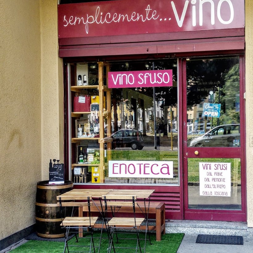 La vetrina di Semplicemente Vino