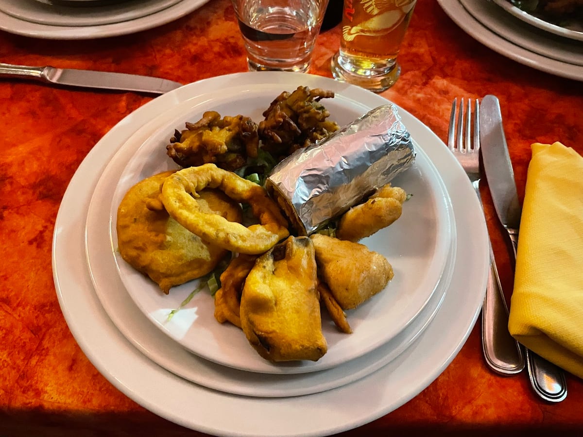 Samosa e antipasti fritti
