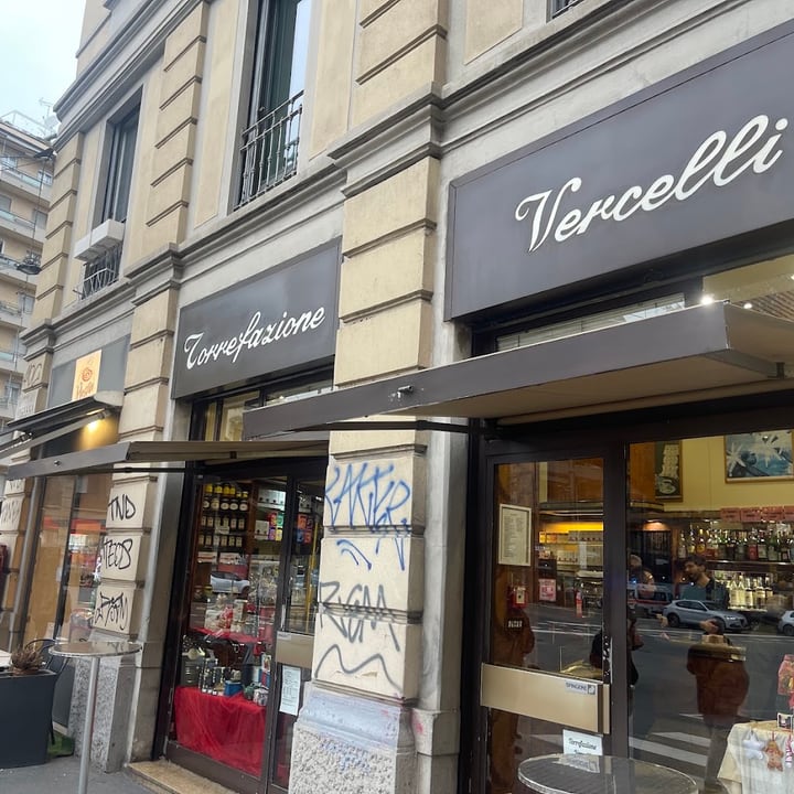 La facciata della torrefazione
