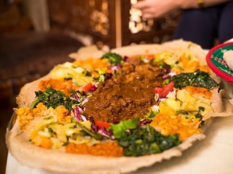 Injera con zighinì