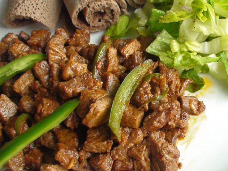 Tibs con injera